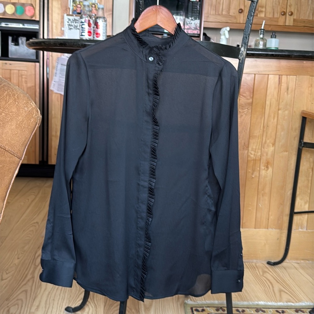 NWOT Banana Republic button up blouse with high ruffled collar and trim. S